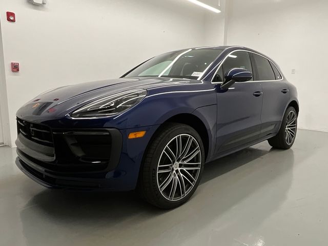 2023 Porsche Macan Base