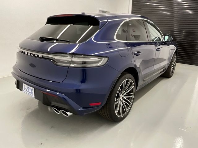 2023 Porsche Macan Base