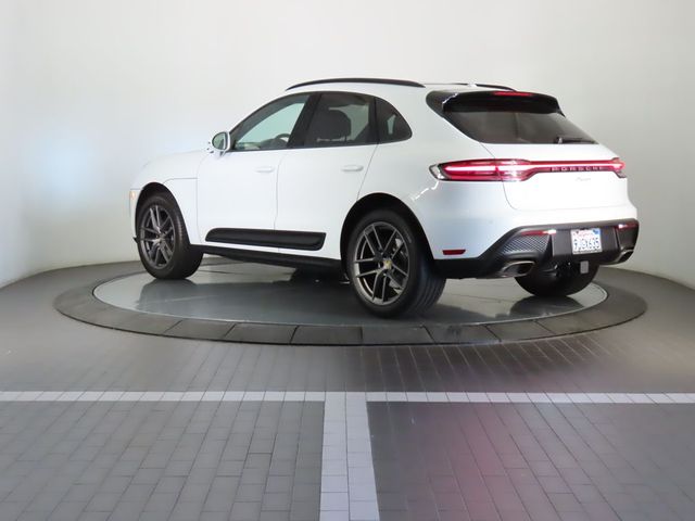 2023 Porsche Macan Base