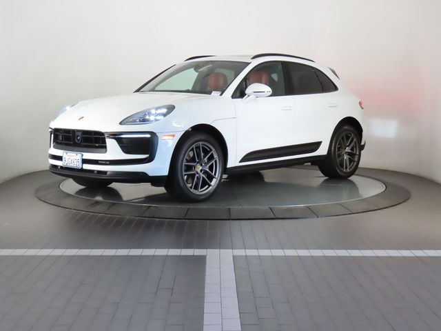 2023 Porsche Macan Base