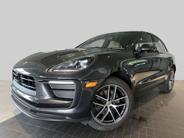 2023 Porsche Macan Base