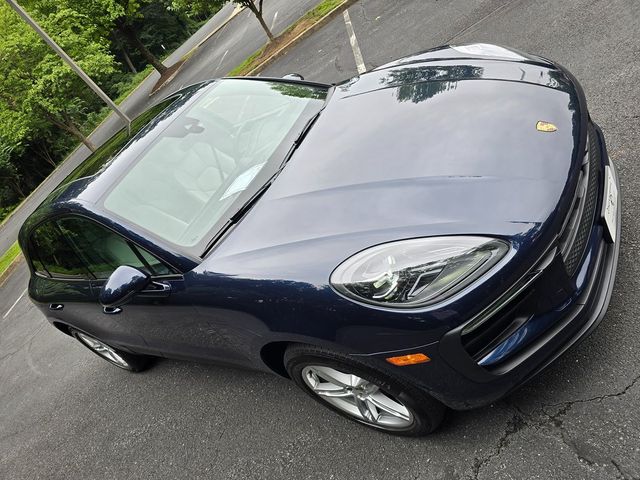 2023 Porsche Macan Base