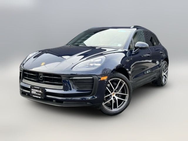 2023 Porsche Macan Base