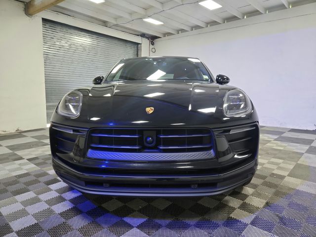 2023 Porsche Macan Base