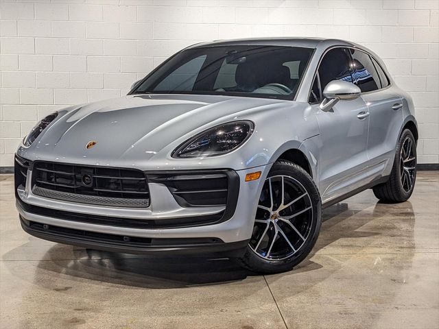 2023 Porsche Macan Base