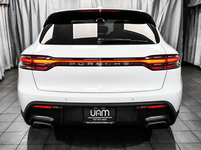 2023 Porsche Macan Base