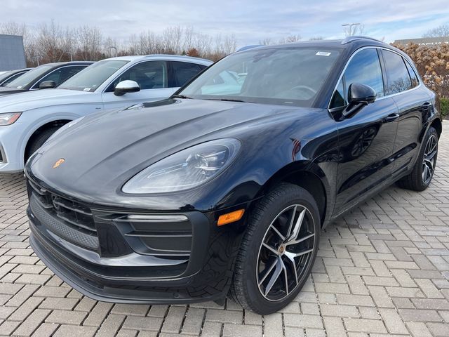 2023 Porsche Macan Base