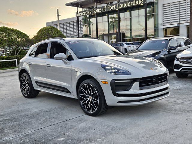 2023 Porsche Macan Base