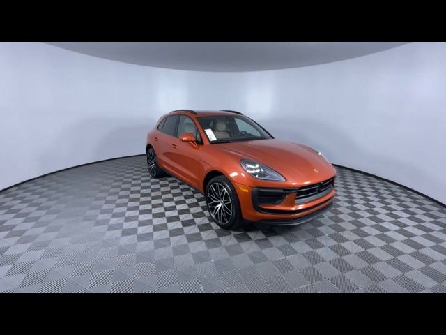 2023 Porsche Macan Base