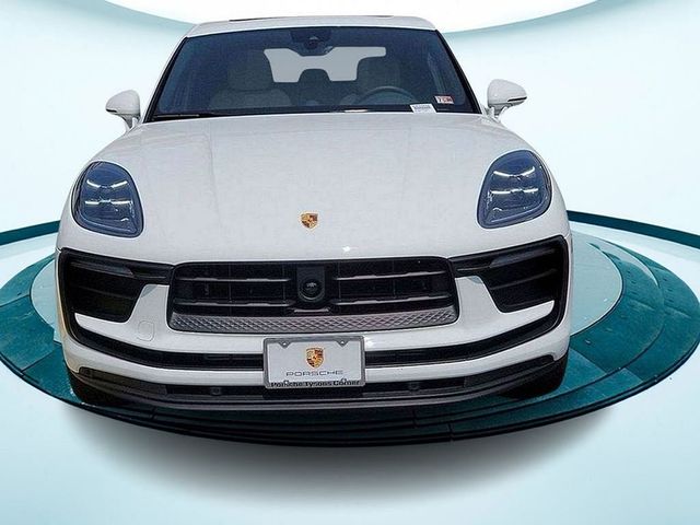 2023 Porsche Macan Base