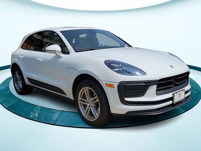 2023 Porsche Macan Base