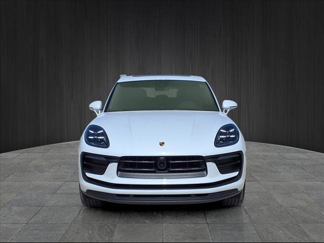 2023 Porsche Macan Base