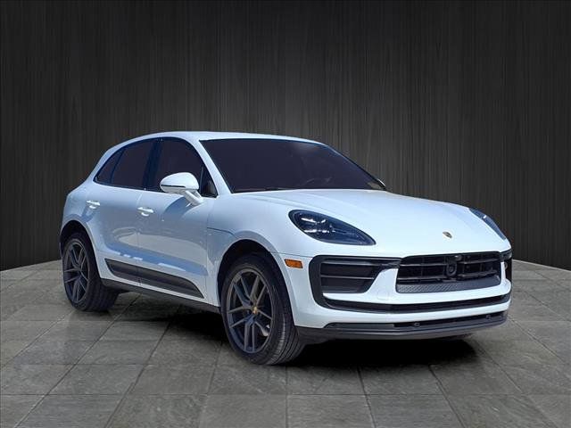 2023 Porsche Macan Base