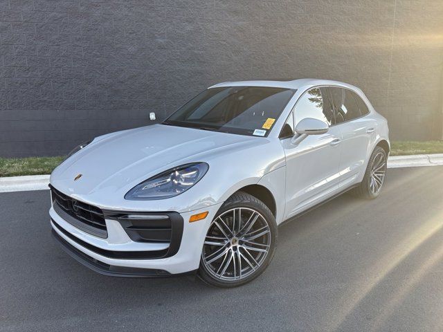 2023 Porsche Macan Base