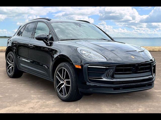 2023 Porsche Macan Base