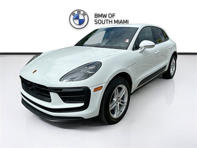 2023 Porsche Macan Base