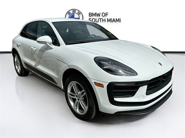 2023 Porsche Macan Base