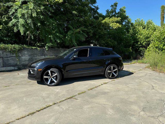 2023 Porsche Macan Base