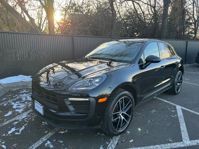 2023 Porsche Macan Base