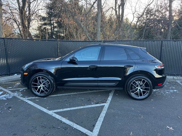 2023 Porsche Macan Base