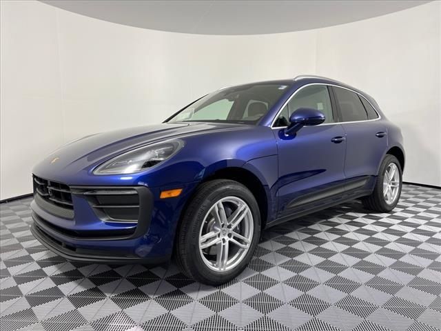 2023 Porsche Macan Base