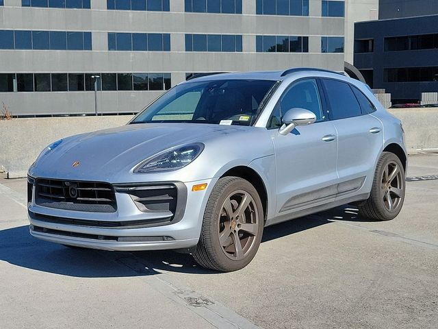 2023 Porsche Macan Base