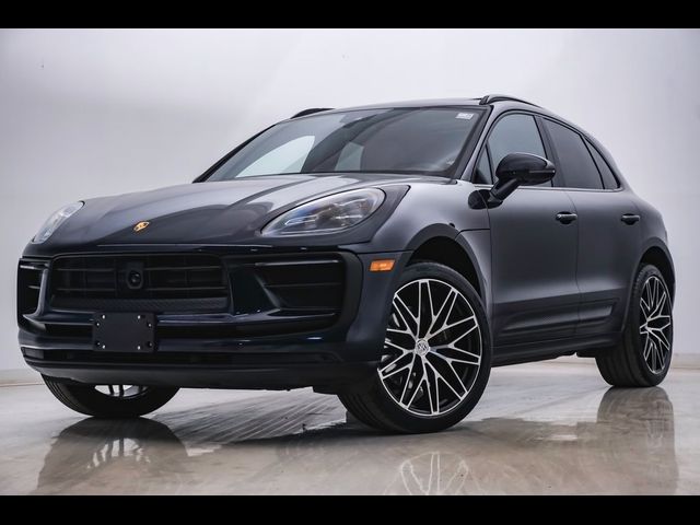 2023 Porsche Macan T