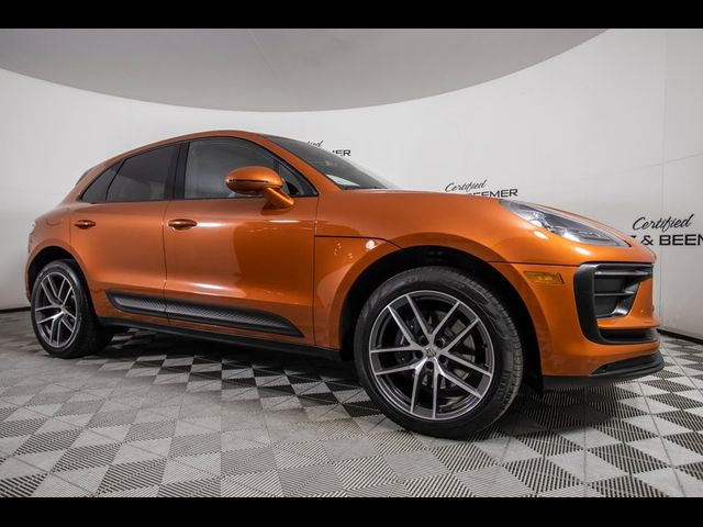 2023 Porsche Macan 