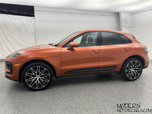 2023 Porsche Macan Base