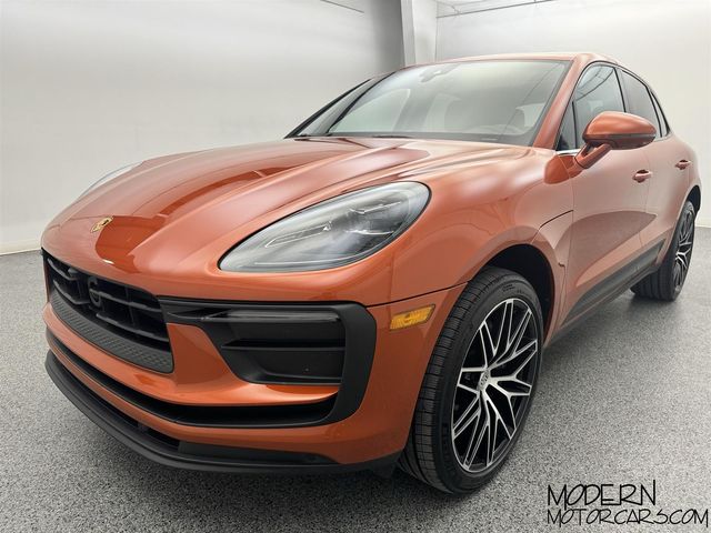 2023 Porsche Macan Base