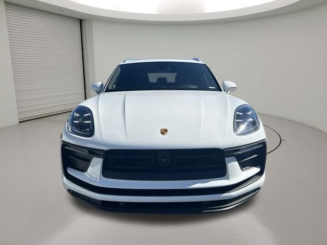 2023 Porsche Macan Base