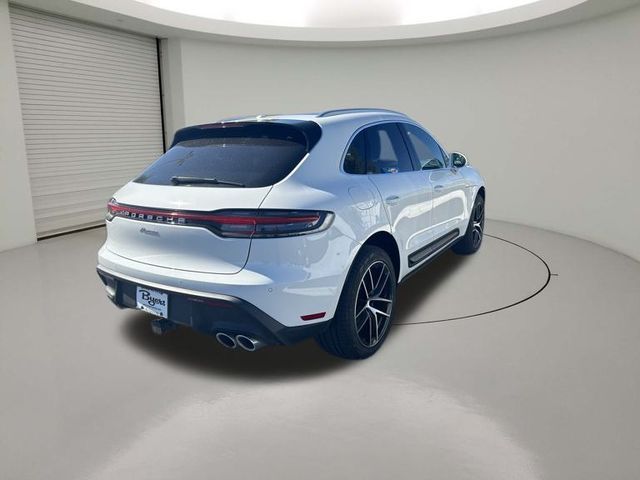 2023 Porsche Macan Base