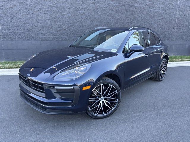 2023 Porsche Macan Base