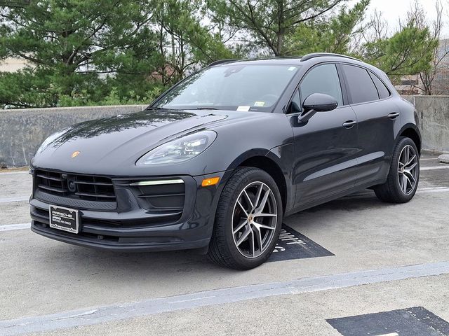 2023 Porsche Macan Base