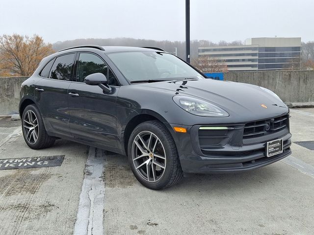 2023 Porsche Macan Base