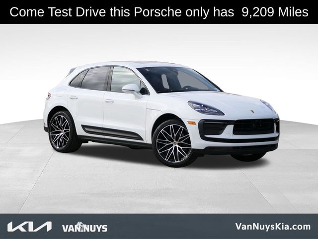 2023 Porsche Macan Base