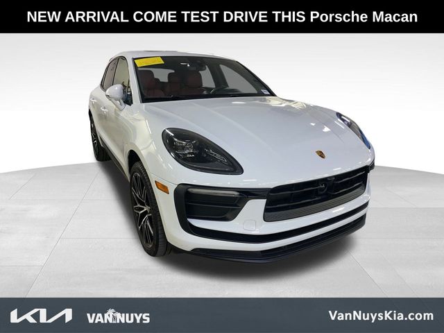 2023 Porsche Macan 