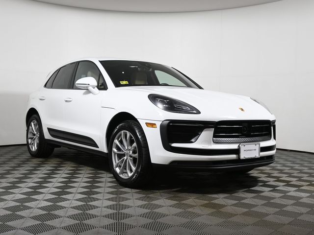 2023 Porsche Macan Base