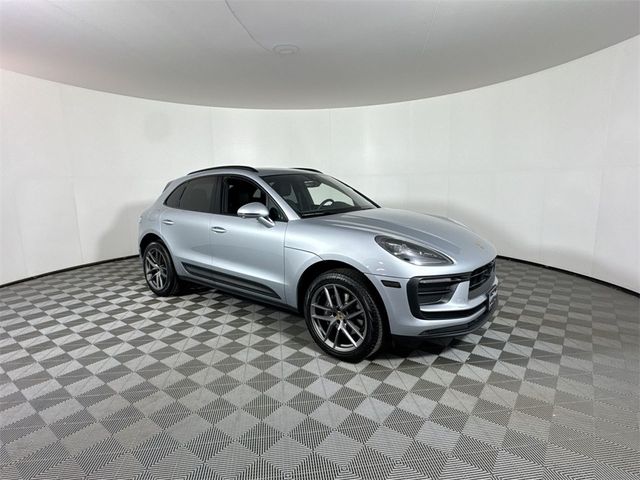 2023 Porsche Macan Base