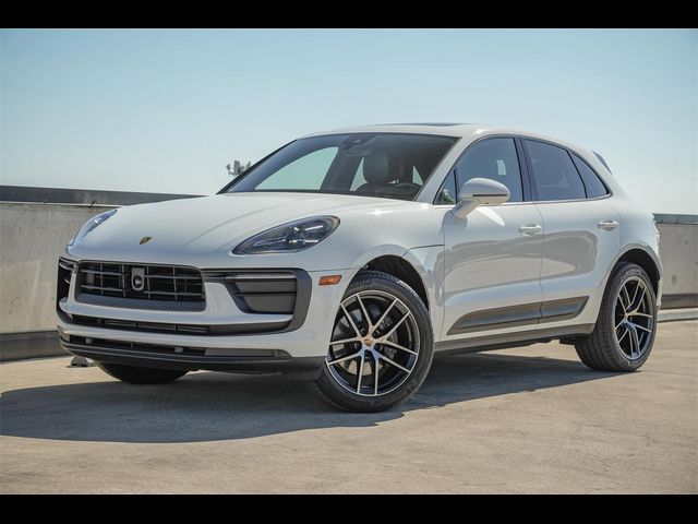 2023 Porsche Macan 