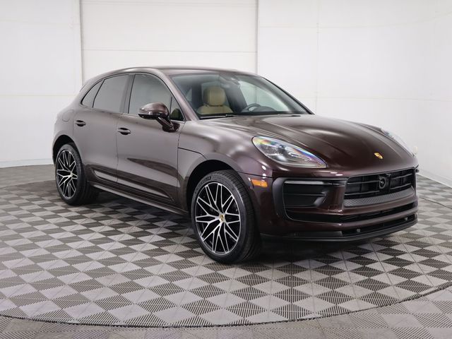 2023 Porsche Macan Base