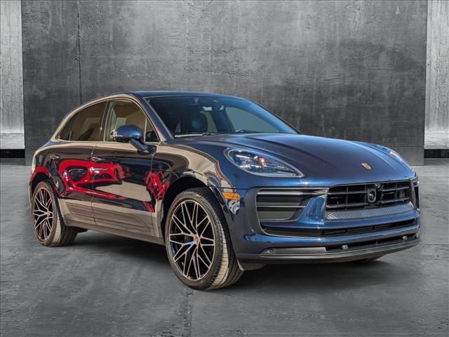 2023 Porsche Macan Base