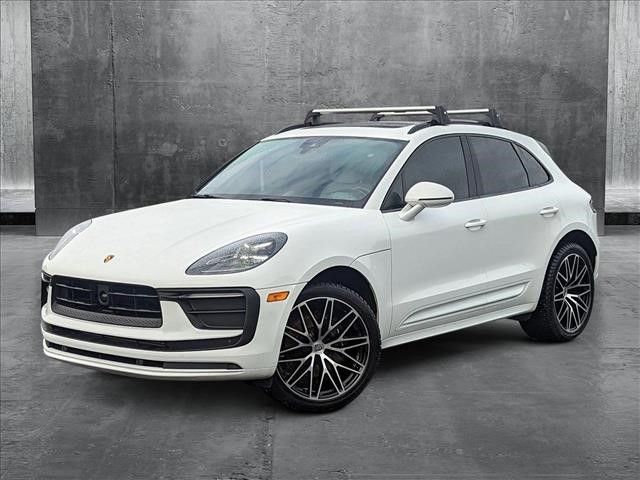 2023 Porsche Macan Base