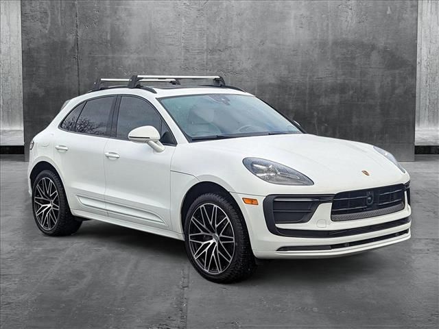 2023 Porsche Macan Base