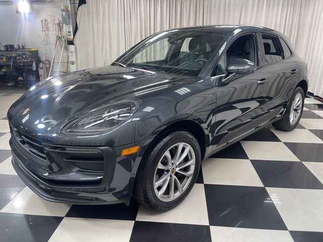 2023 Porsche Macan Base