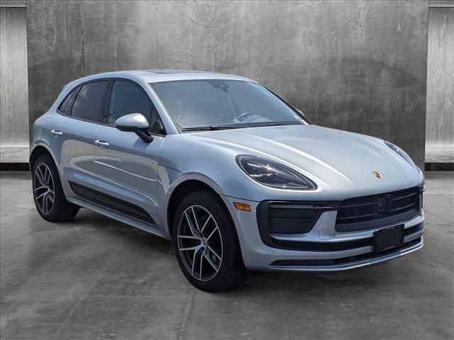 2023 Porsche Macan Base