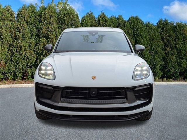 2023 Porsche Macan T