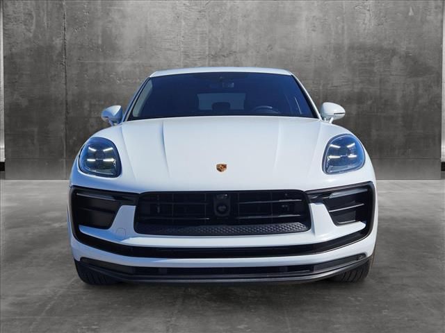 2023 Porsche Macan Base