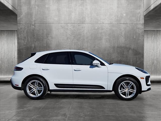 2023 Porsche Macan Base