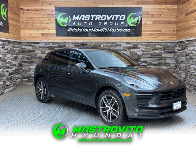 2023 Porsche Macan Base